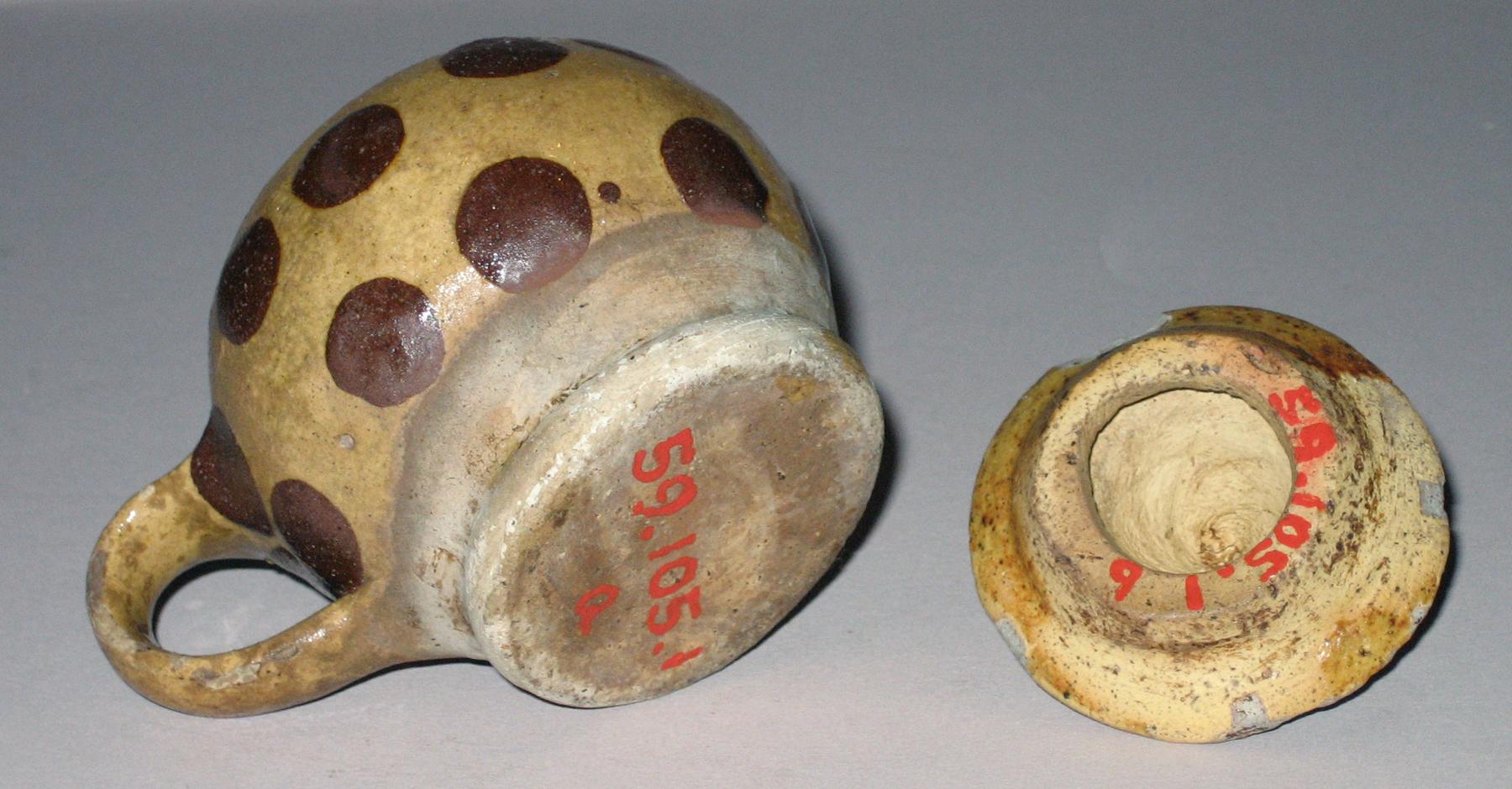 1959.0105.001 A, B Slipware pot and cover (bottom)