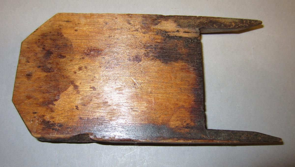 1959.0074.004 Molding plane, wedge underside