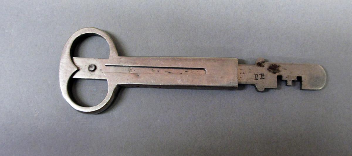 1995.0006.350 Key, View 3