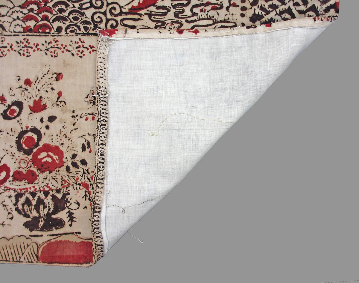 1969.0338.002 textile, printed folded corner
