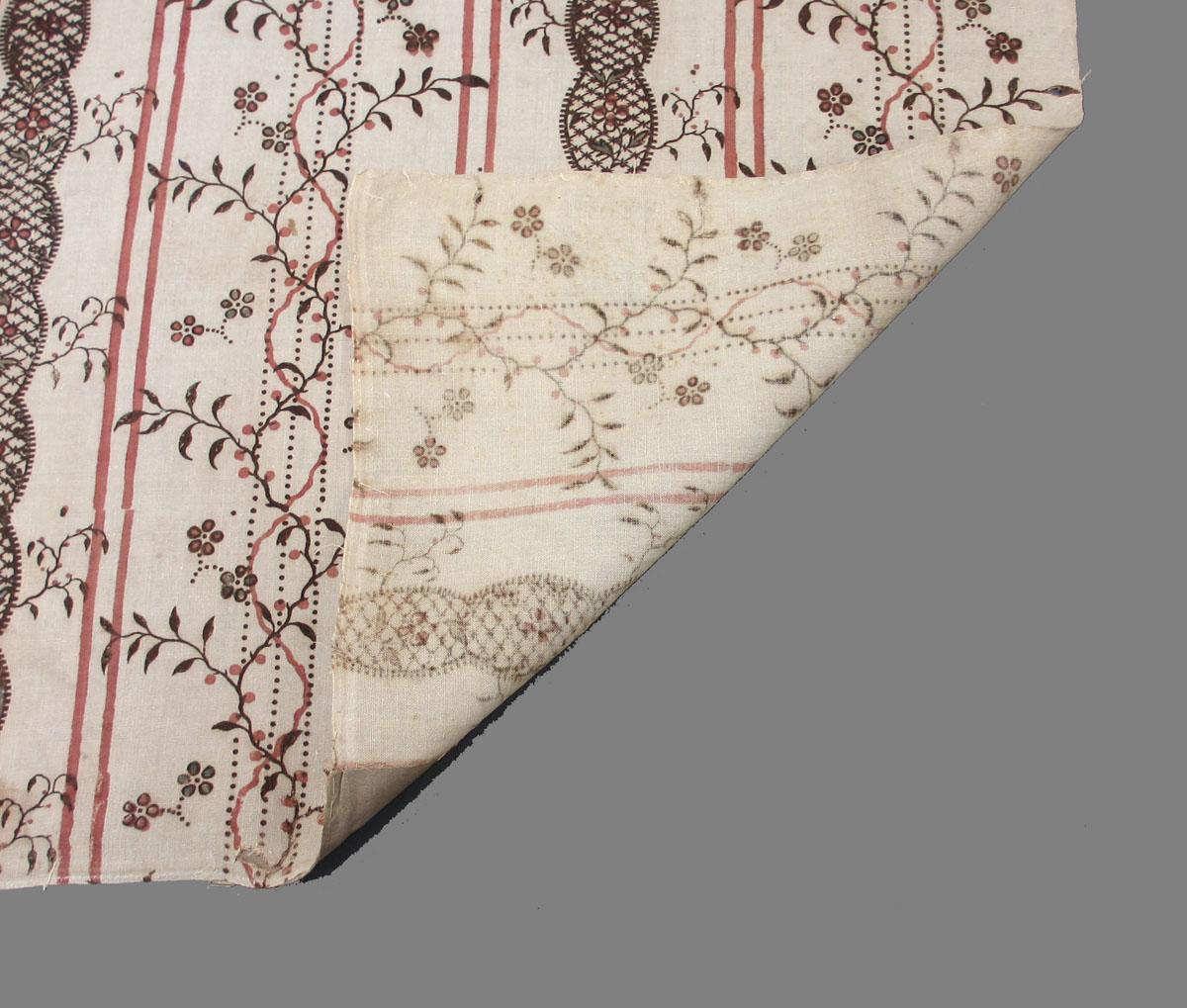 1958.0605.006 Textile, printed partial folded corner