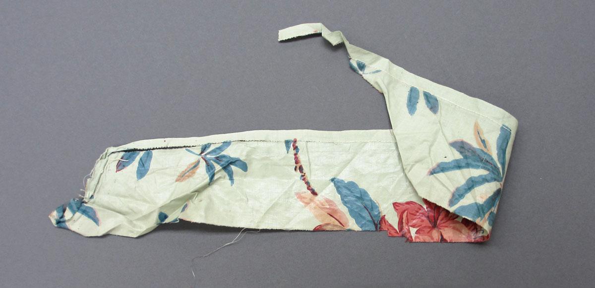 1969.3122.005 Textile, printed folded corner