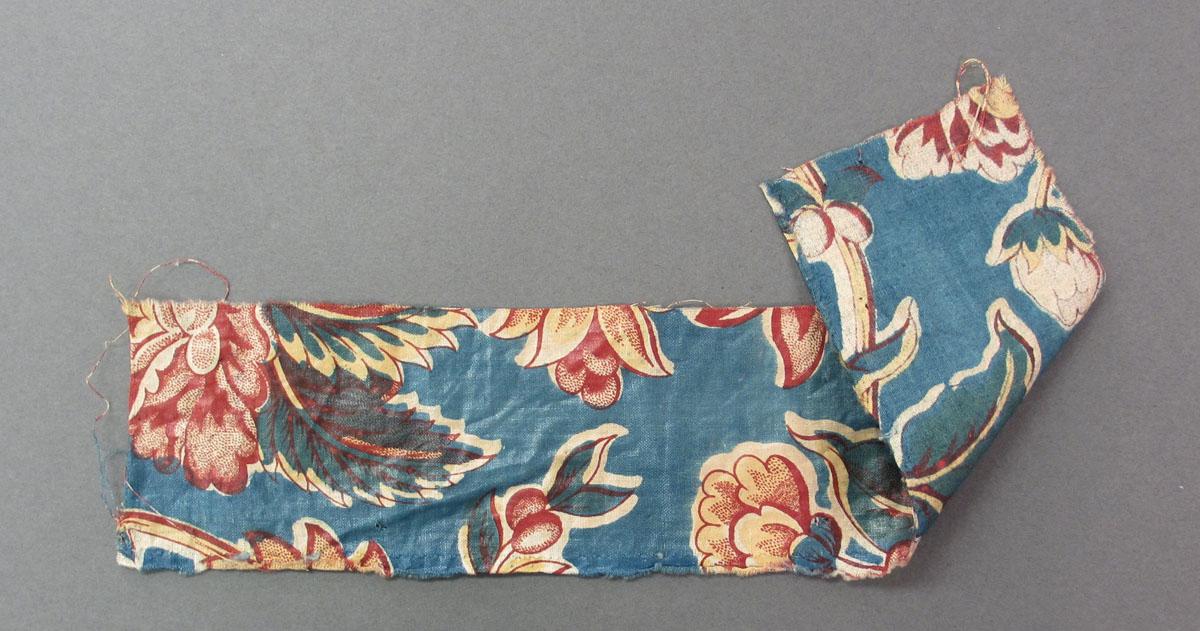 1969.3117.002 Textile, printed folded corner
