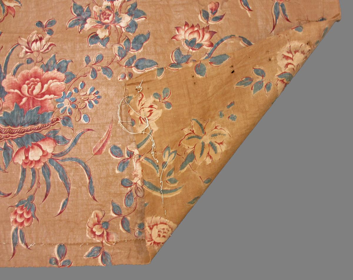 1969.3145.002 Textile, printed folded corner