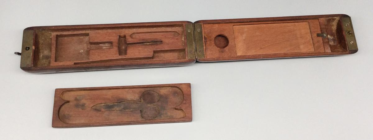 1959.0135 A Shaving box, view 7