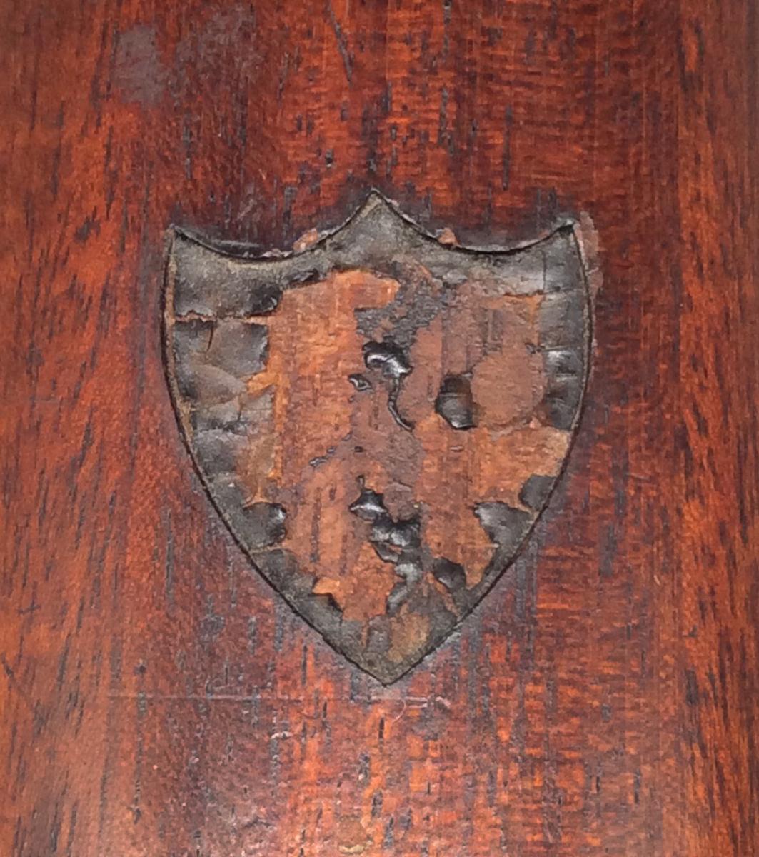 1959.0135 A Shaving box, detail 1