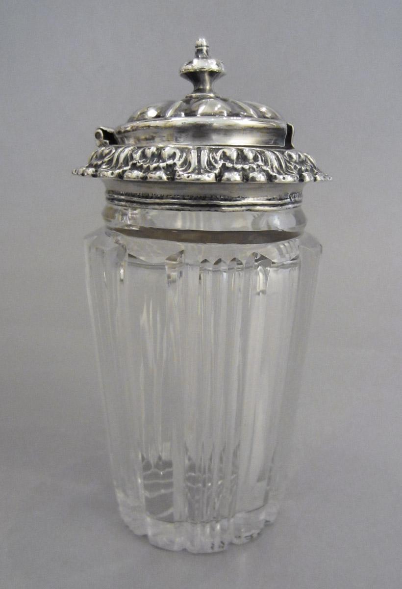 1997.0024 D Cruet bottle