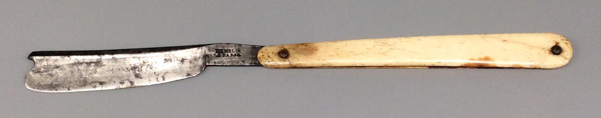 1959.0135 C Razor, view 4