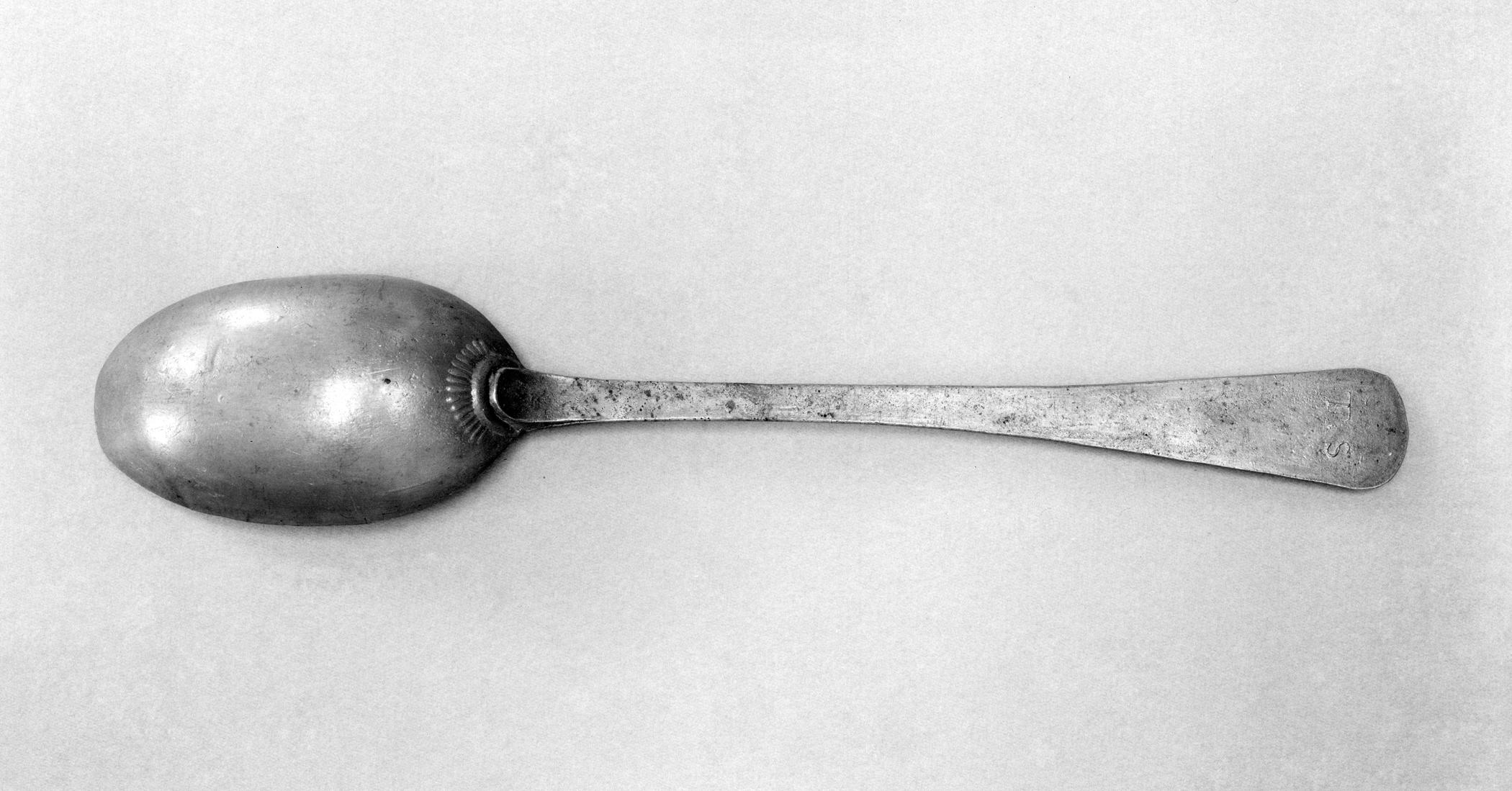 1959.0137 Pewter spoon (reverse)