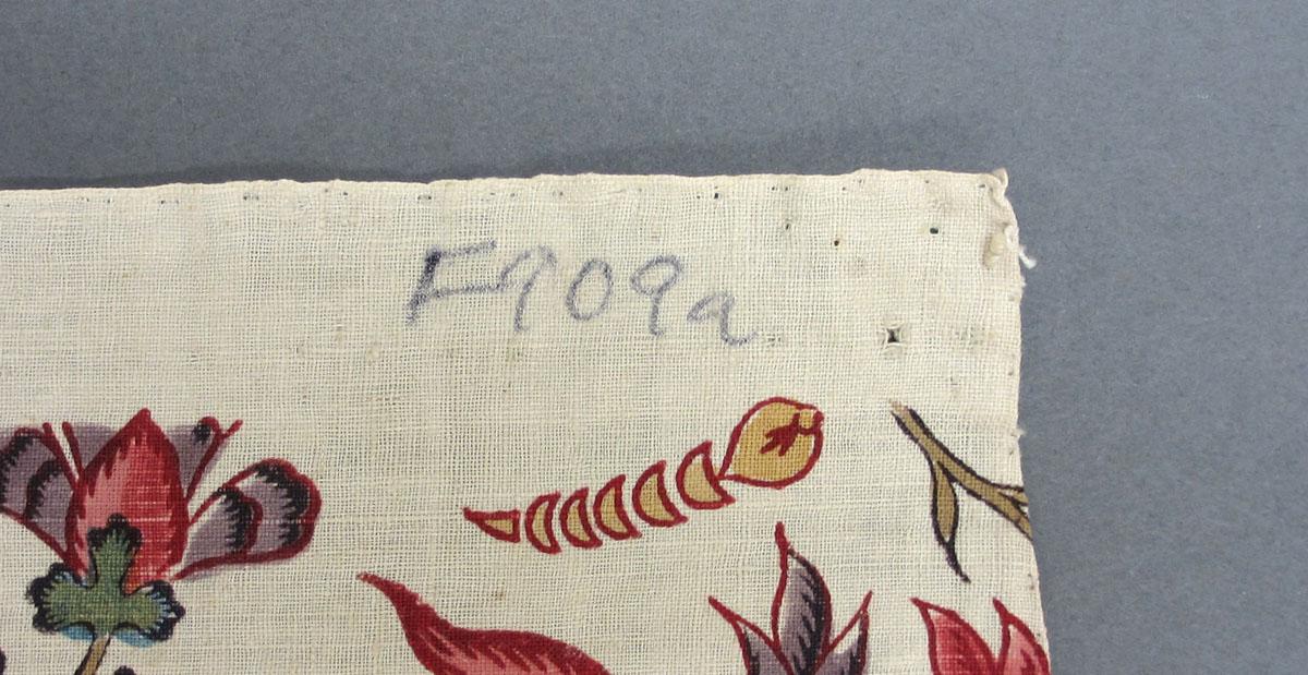 1961.0026.002 Textile, printed inscription 2