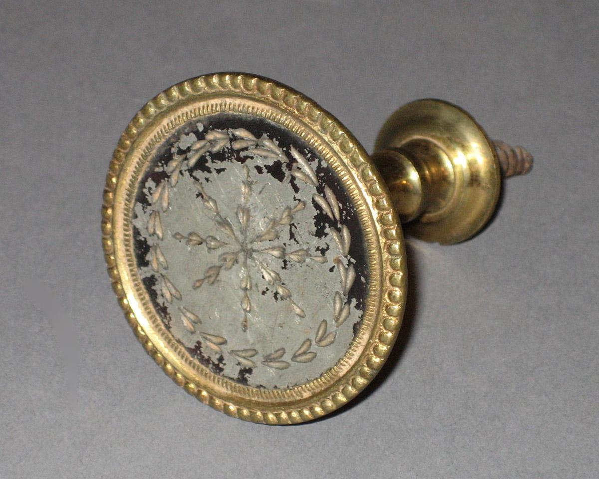1959.0147.002 Cloak pin