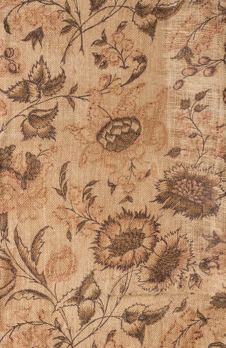 1959.0155 Trunk, textile, detail 2