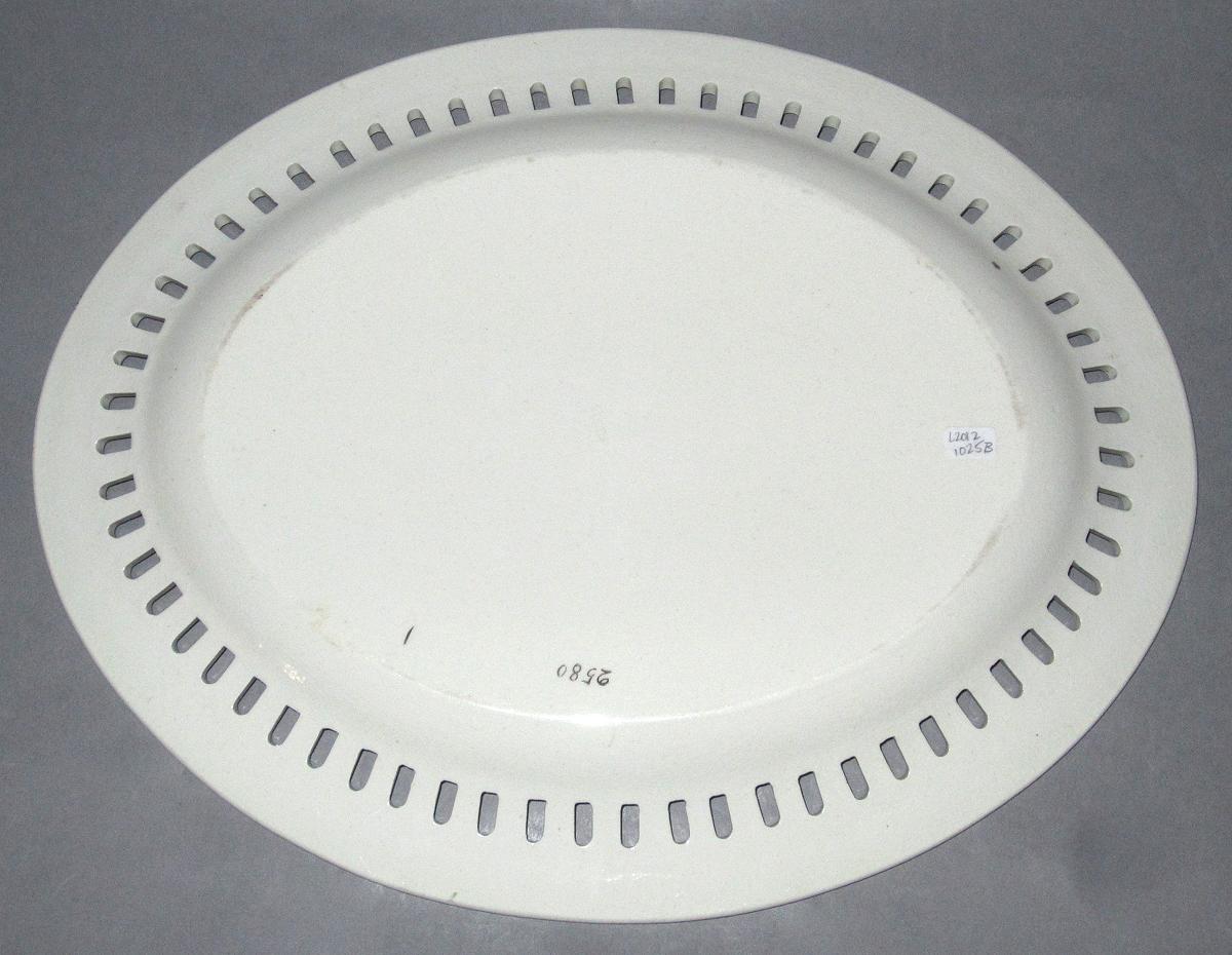 2012.0022 B stand bottom