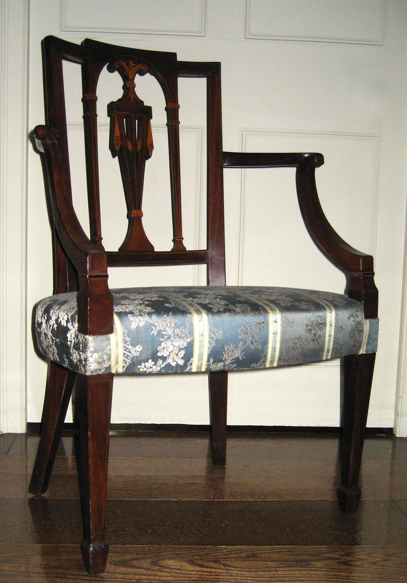 1953.0153.004 Chair view 1
