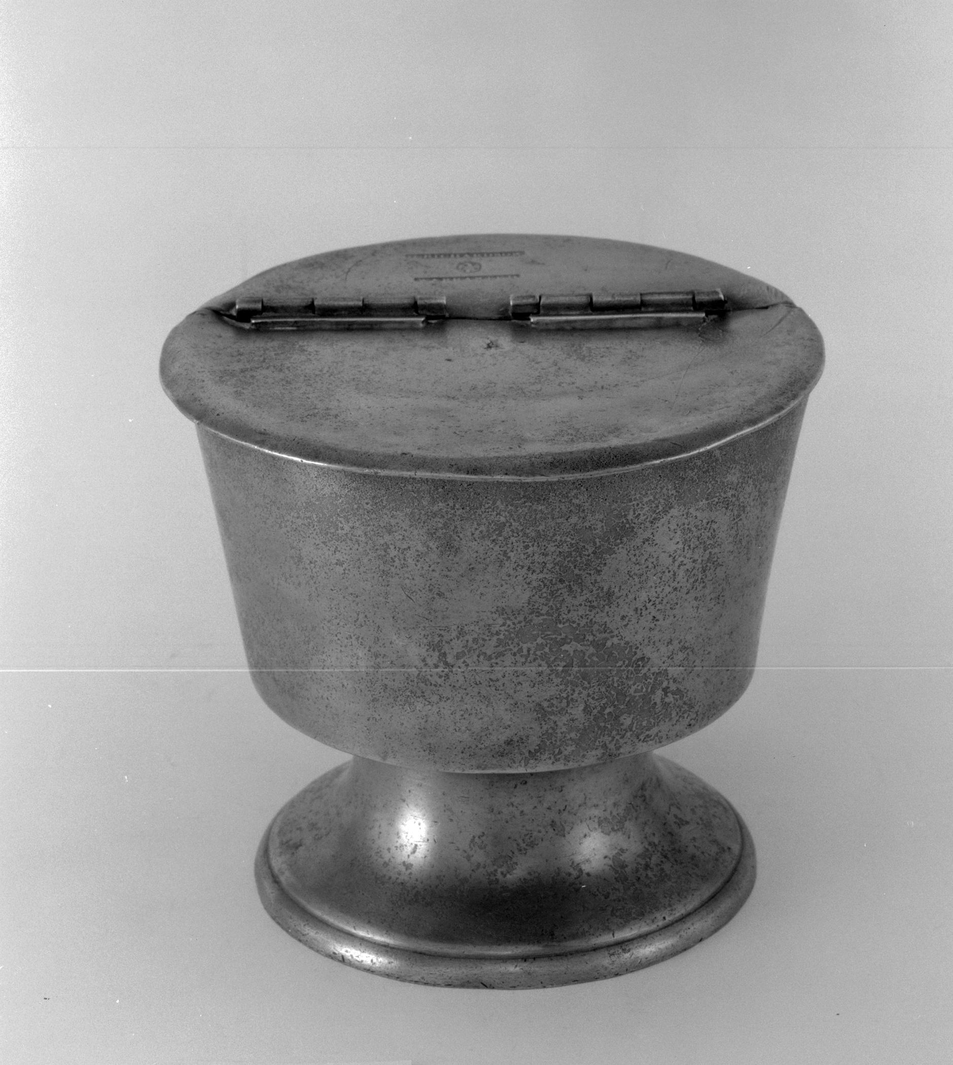 1953.0155.027 Britannia sugar bowl (view 2)