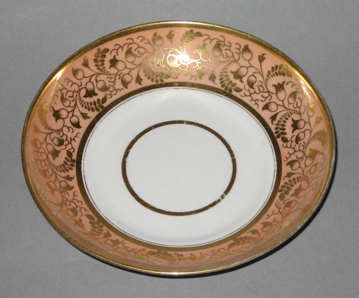 2012.0033.001.005 Saucer