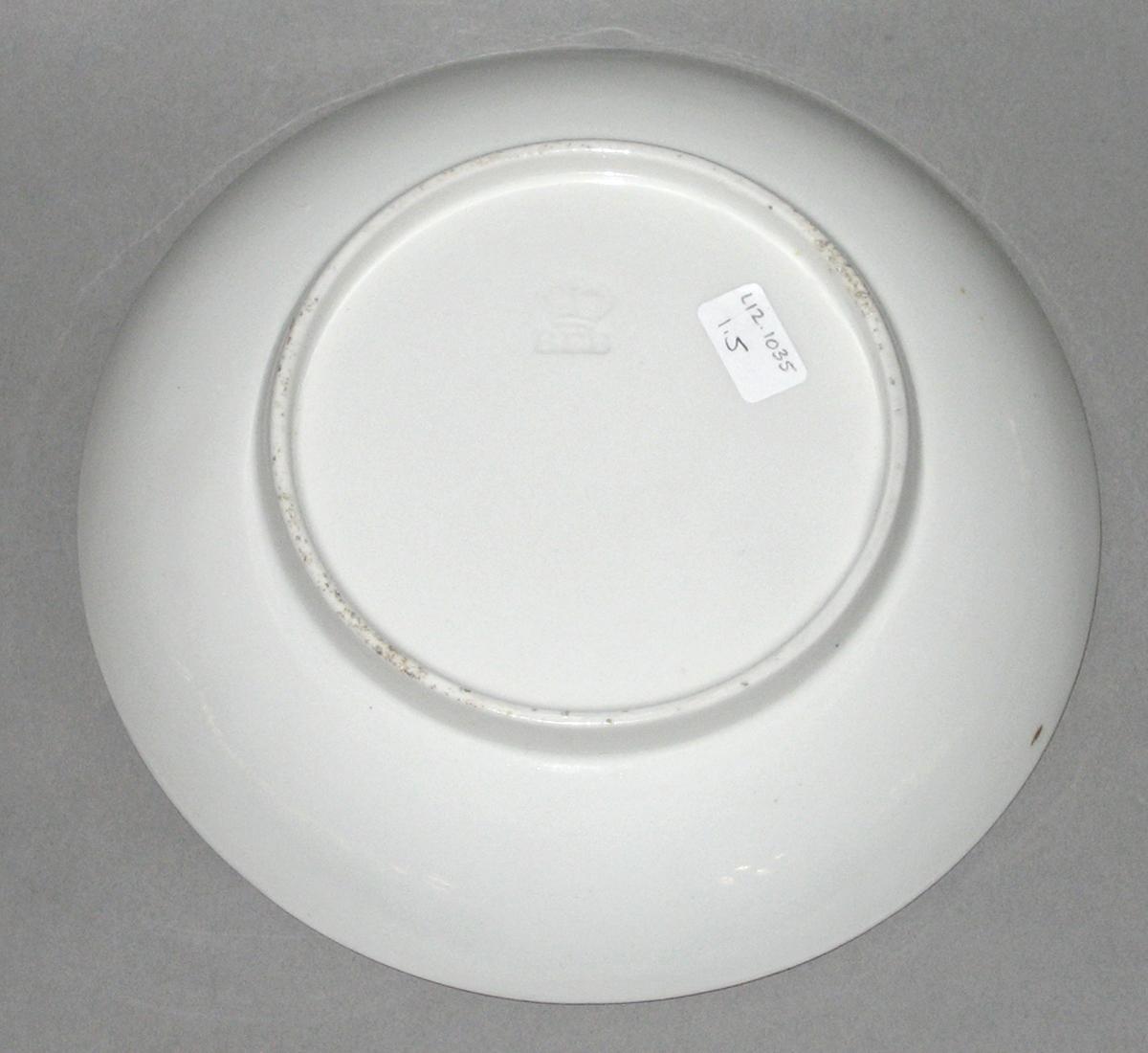 2012.0033.001.005 Saucer bottom