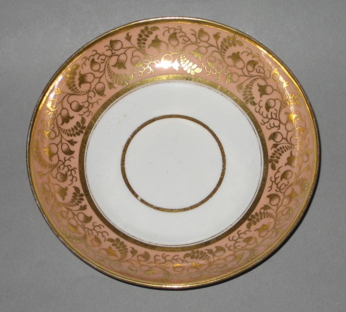 2012.0033.001.006 Saucer
