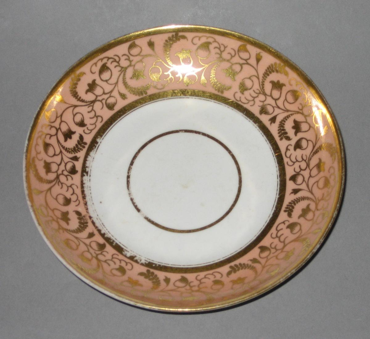 2012.0033.001.007 Saucer