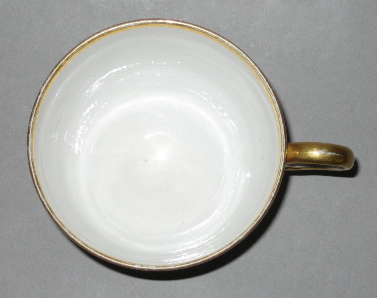 2012.0033.001.015 Teacup top
