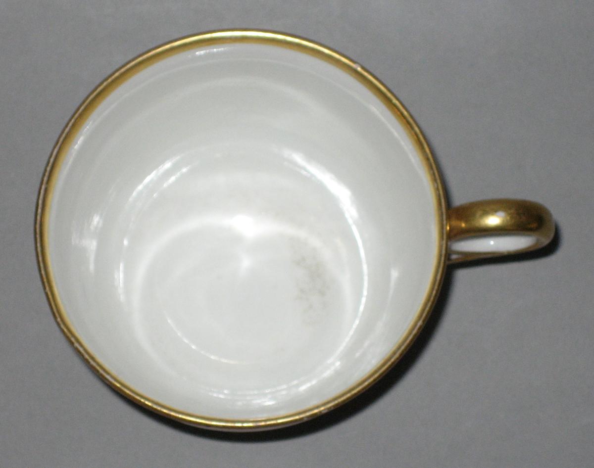 2012.0033.001.016 Teacup top