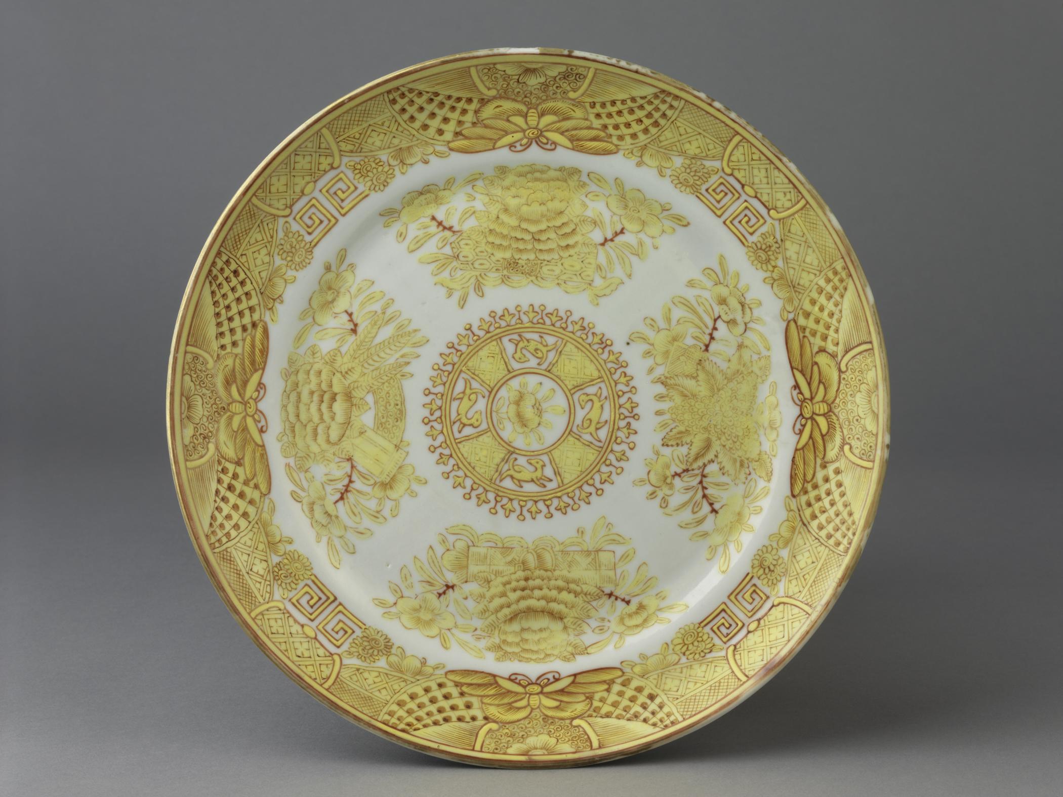 2012.0033.002 Plate, view 1