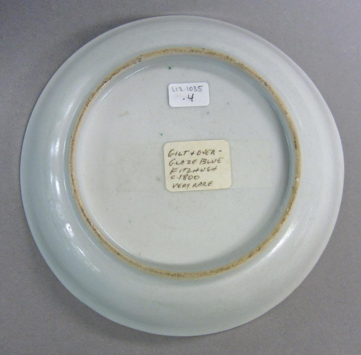 2012.0033.004 Saucer underside