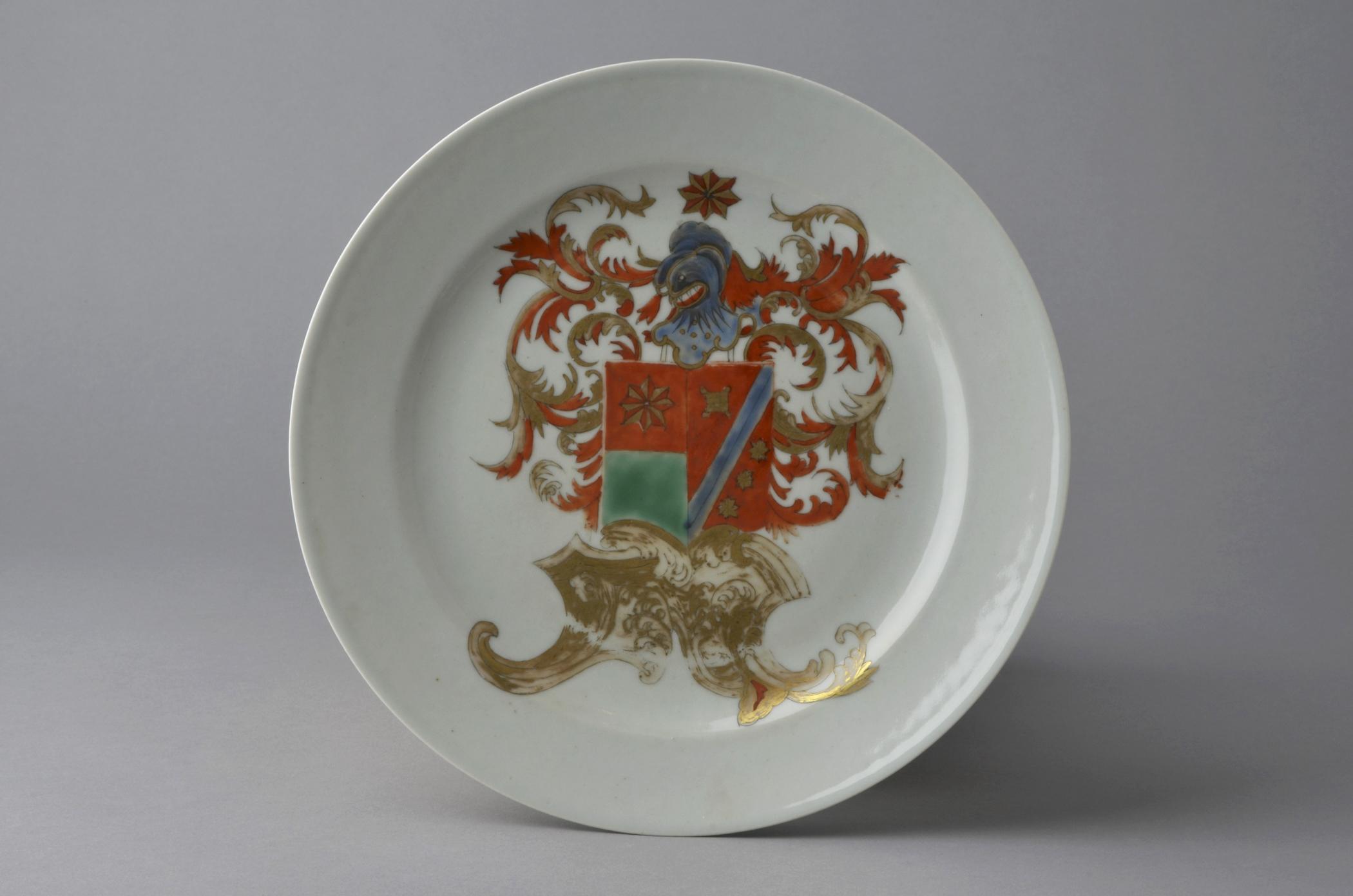 2012.0033.010 Plate, view 1