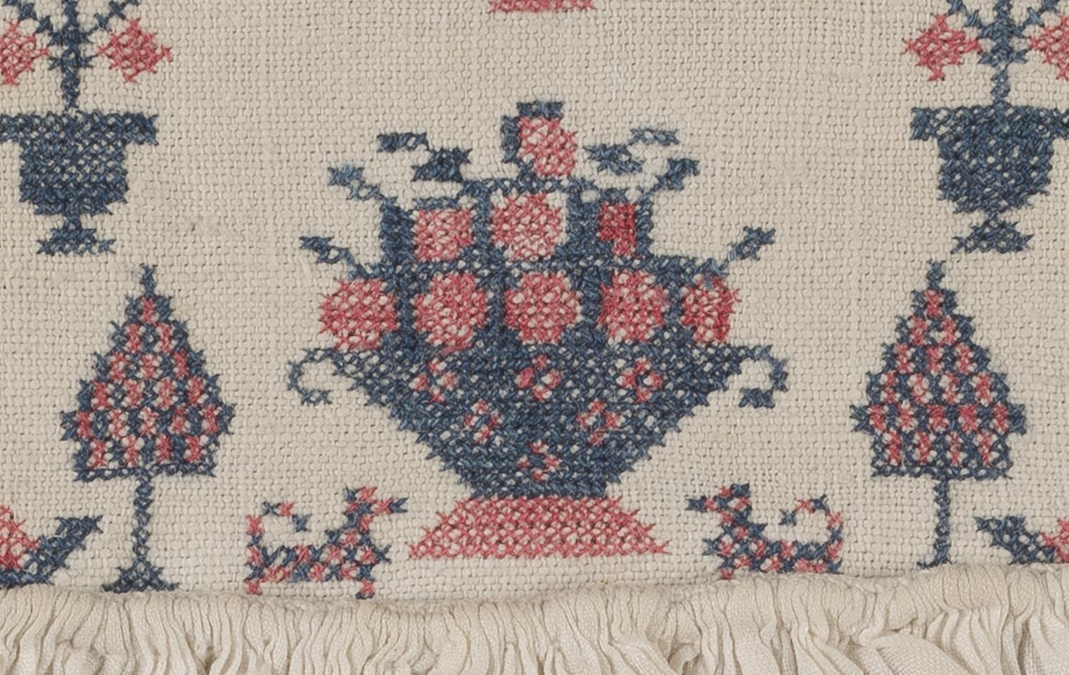 2013.0031.104 Pocket, detail 5
