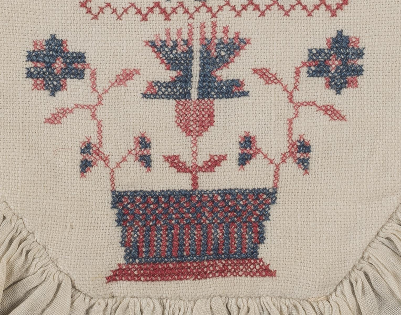 2013.0031.104 Pocket, detail 7