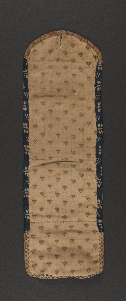 2013.0031.115 Sewing roll, side 2