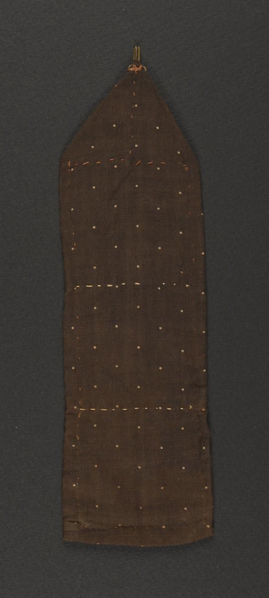 2013.0031.109 Sewing roll, side 2