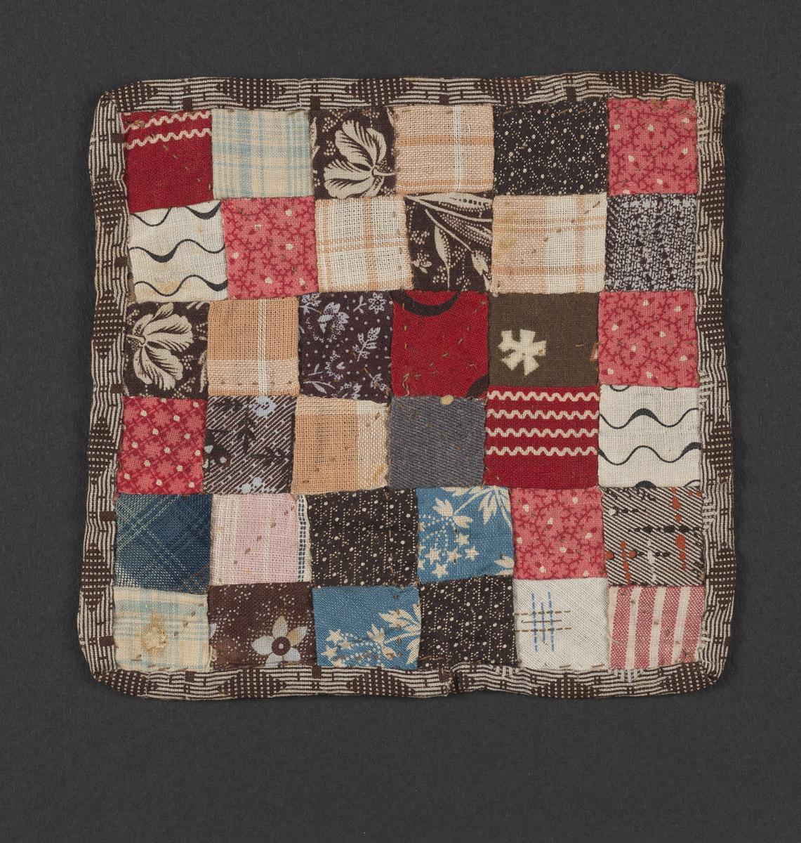 2013.0031.133 Pot holder, side 1