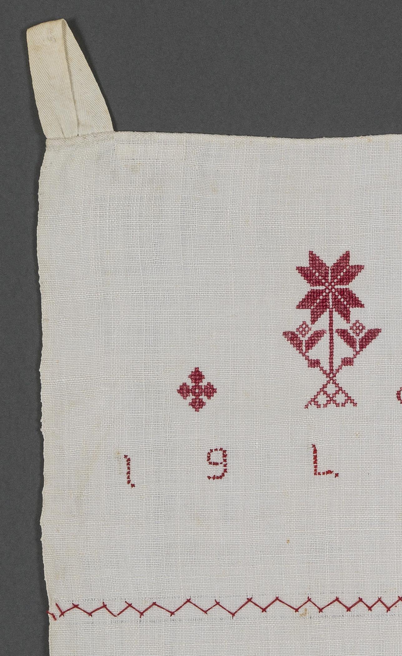 2013.0031.171 Towel, detail 2