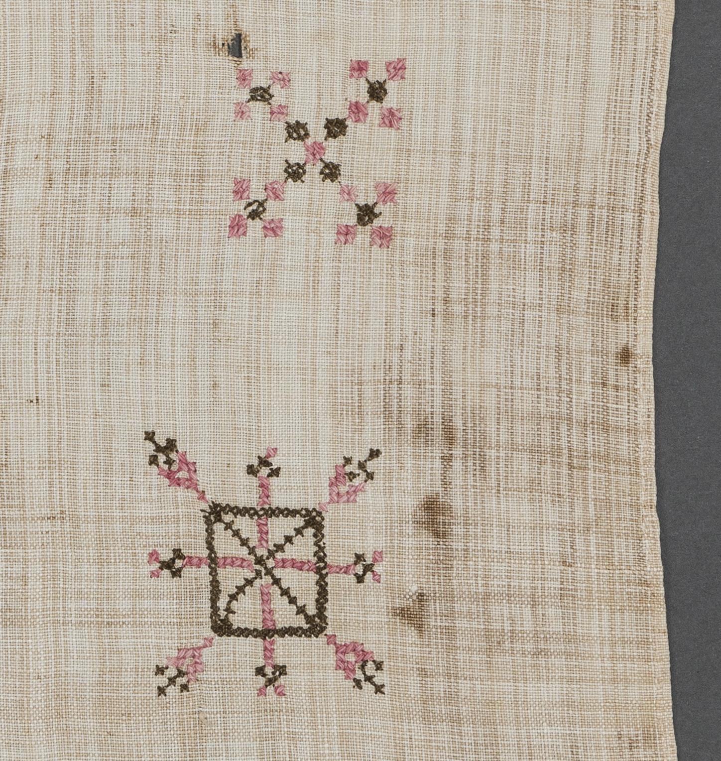 2013.0031.166 Towel, detail 5