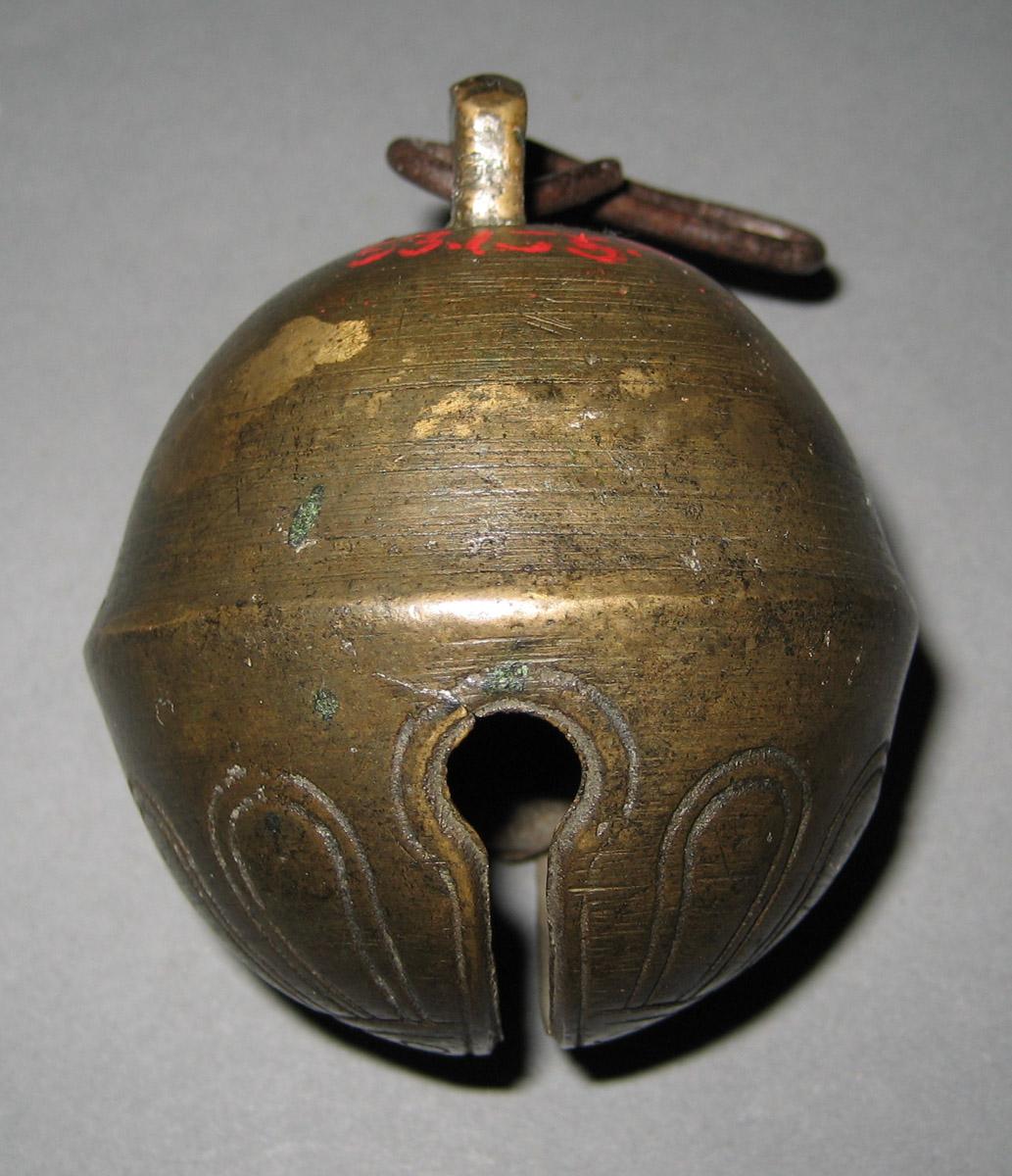 1953.0155.046 Bell