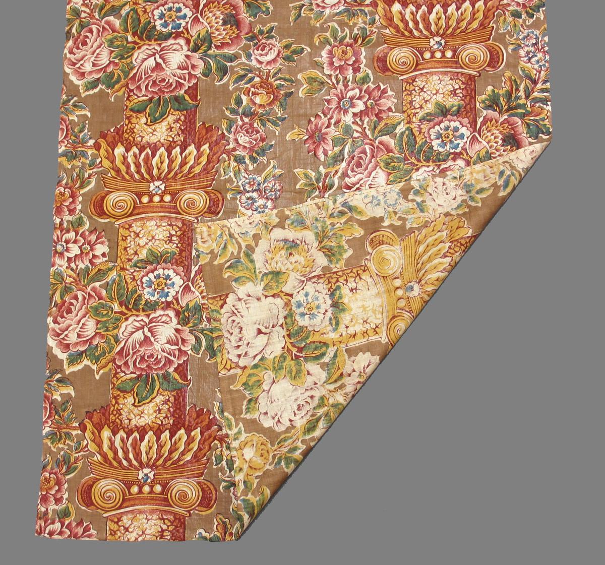 1967.0079.001 Textile, printed folded corner