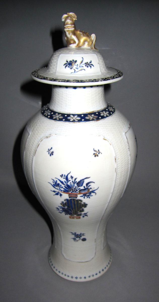 1959.0525.001 A,B Porcelain garniture