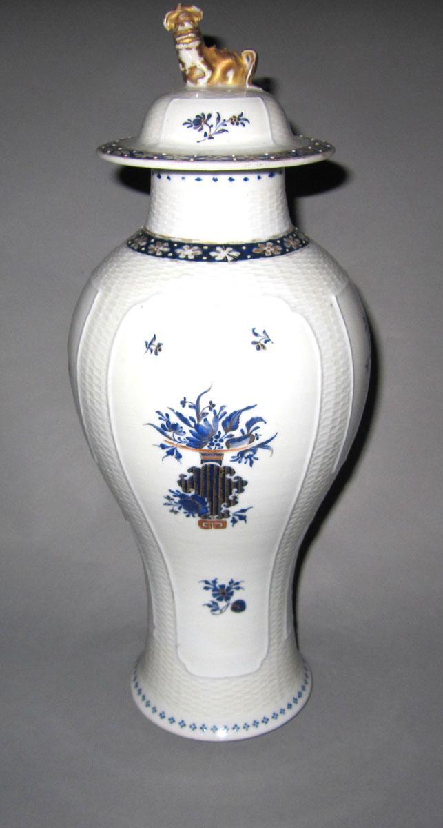 1959.0525.002 A,B Porcelain garniture