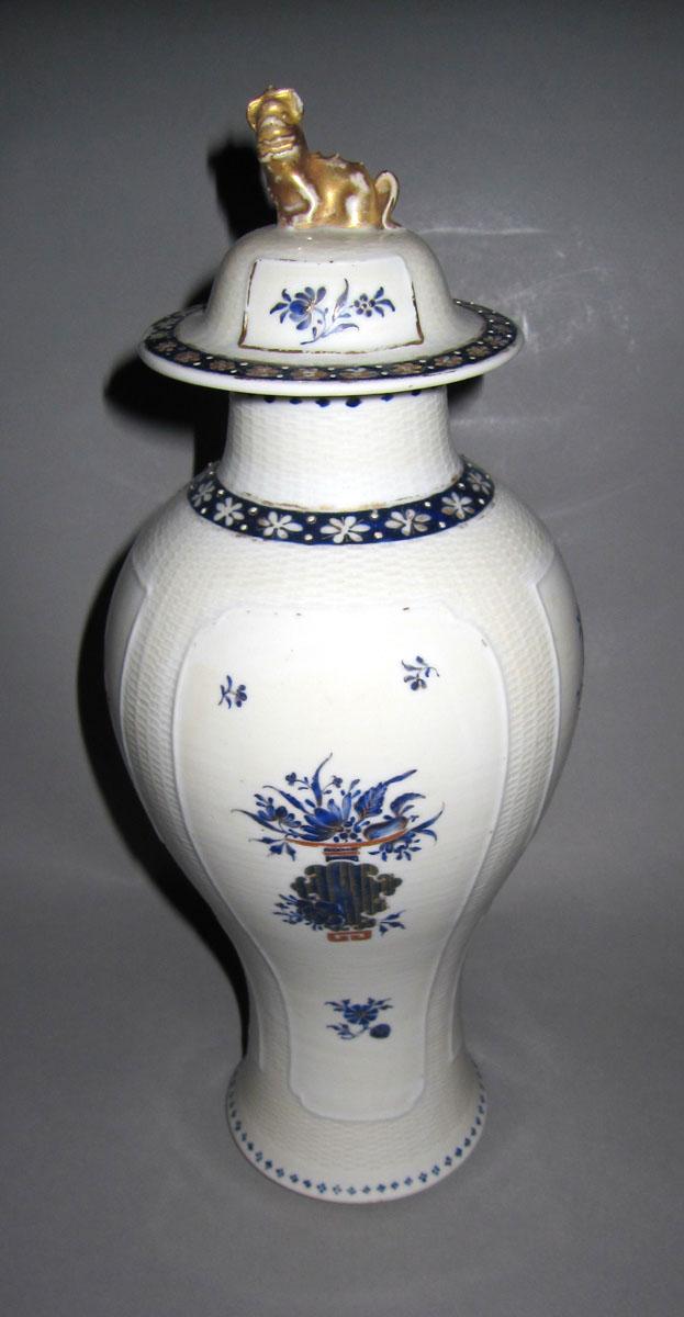 1959.0525.003 A,B Porcelain garniture