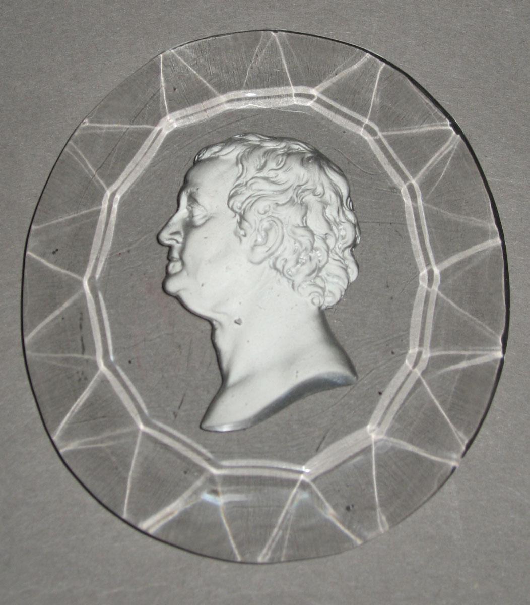1959.0562 Glass and sulphide portrait plaque