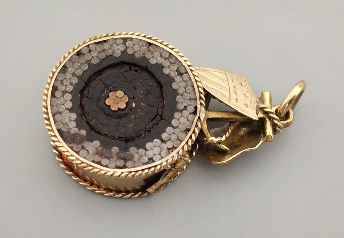 1959.0565 Watch fob, view 3