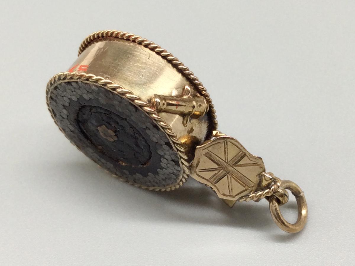 1959.0565 Watch fob, view 10