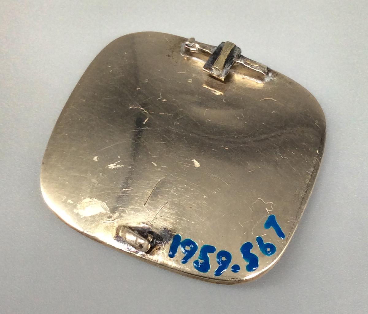 1959.0567 Brooch, view 2