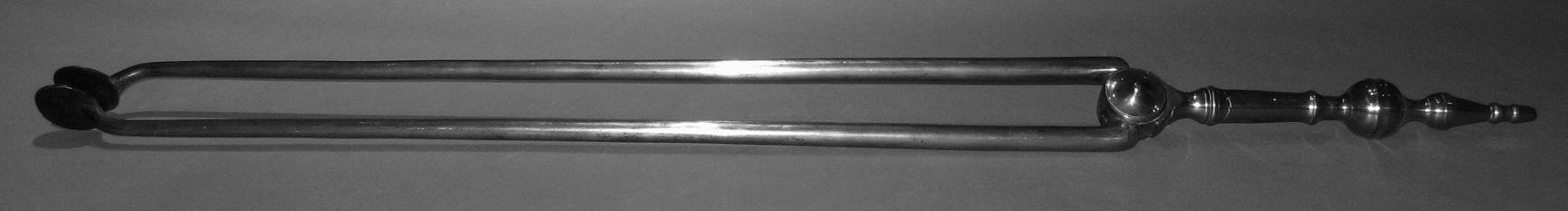 1959.0608 Tongs