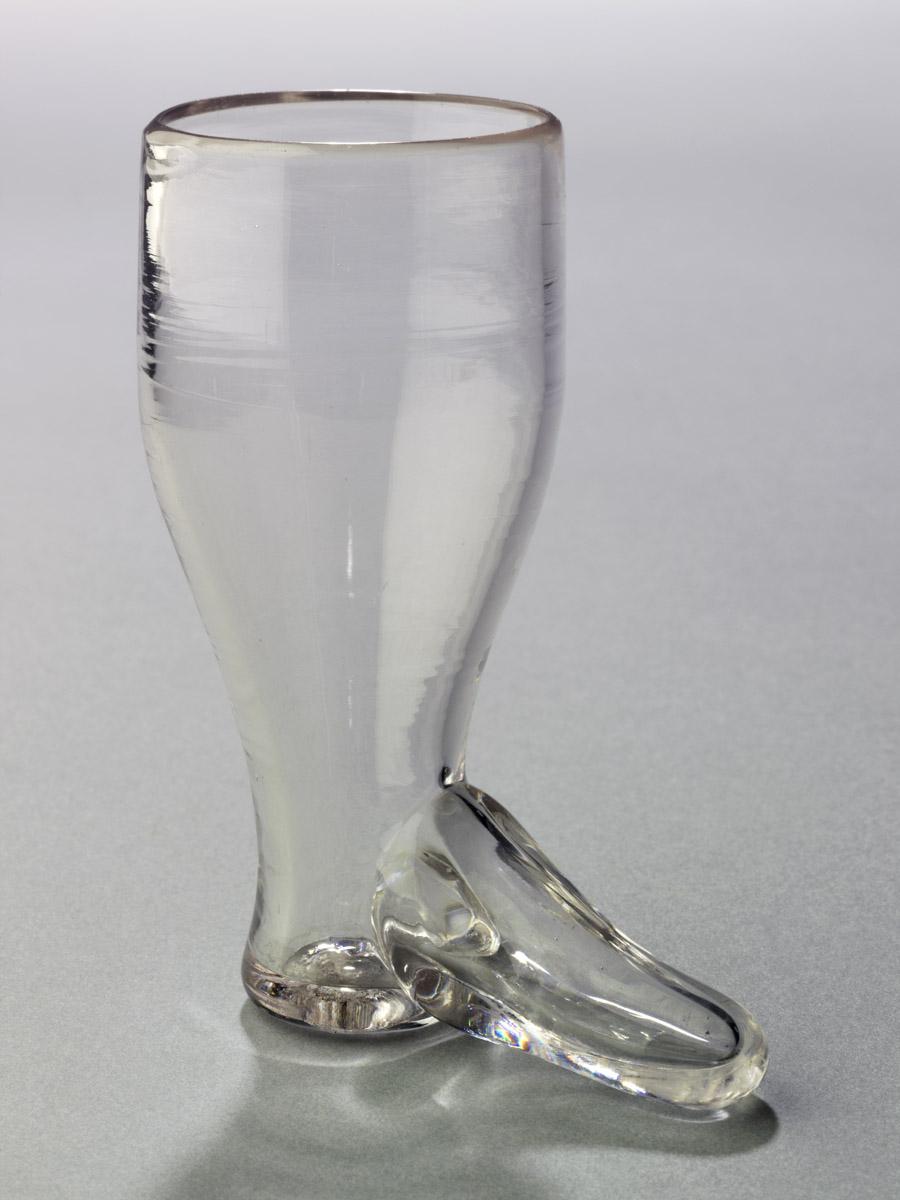 2006.0003.013 Glass