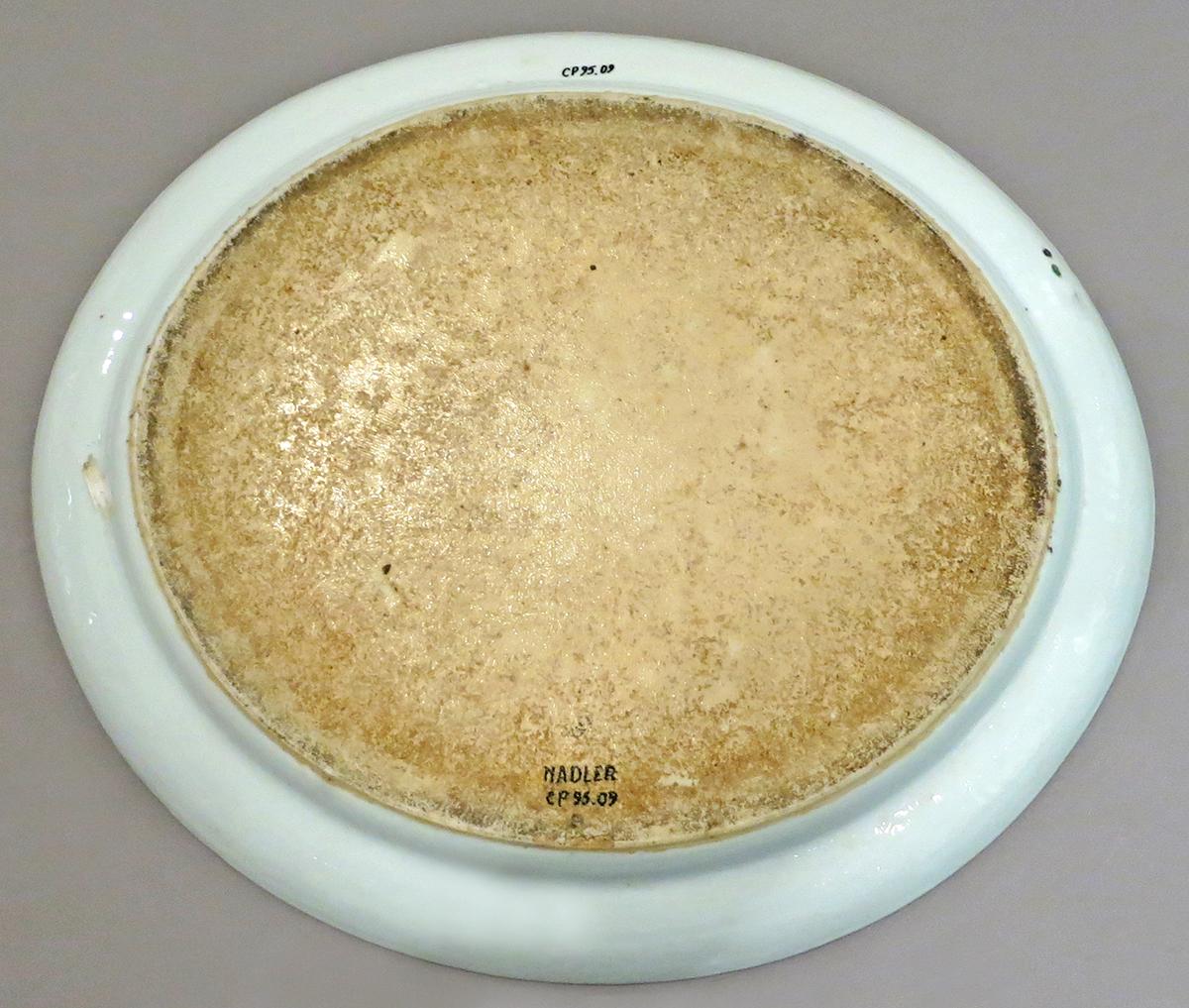 2014.0016.211 Dish underside