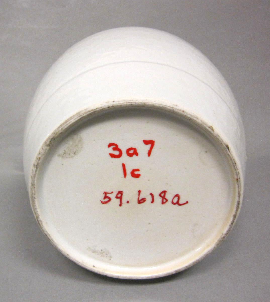 1959.0618 A Porcelain pitcher underside