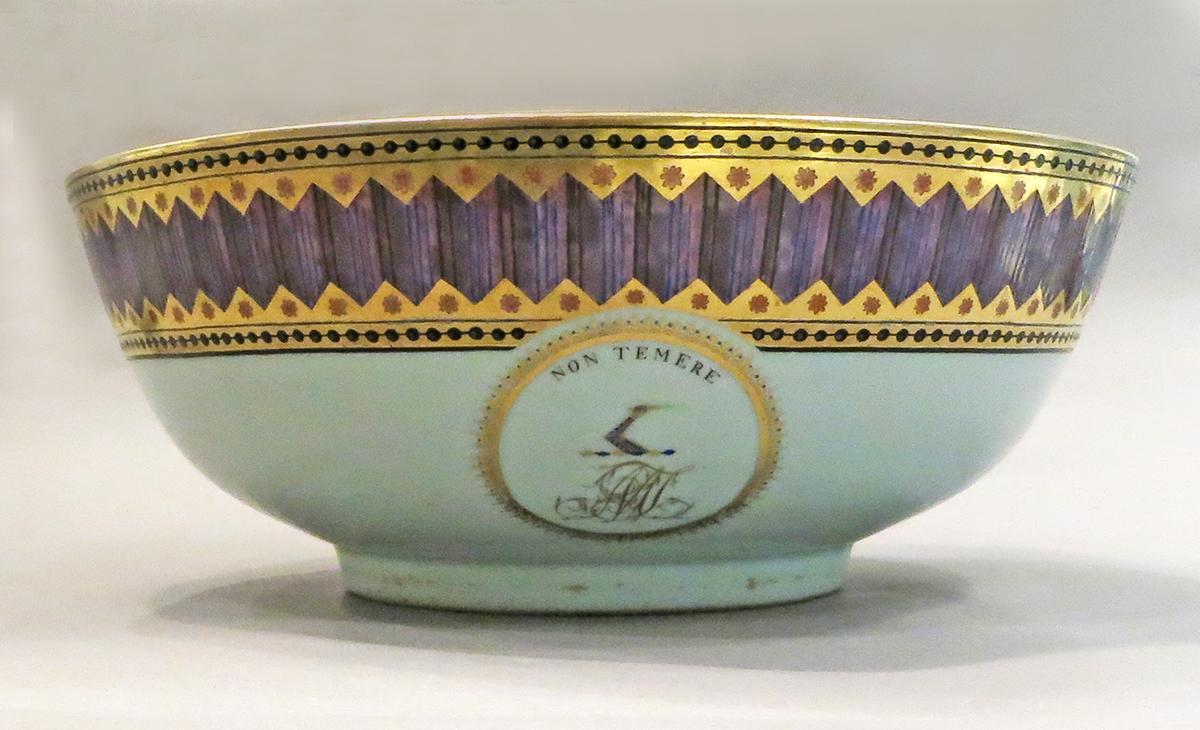 2014.0016.174 Punch bowl side