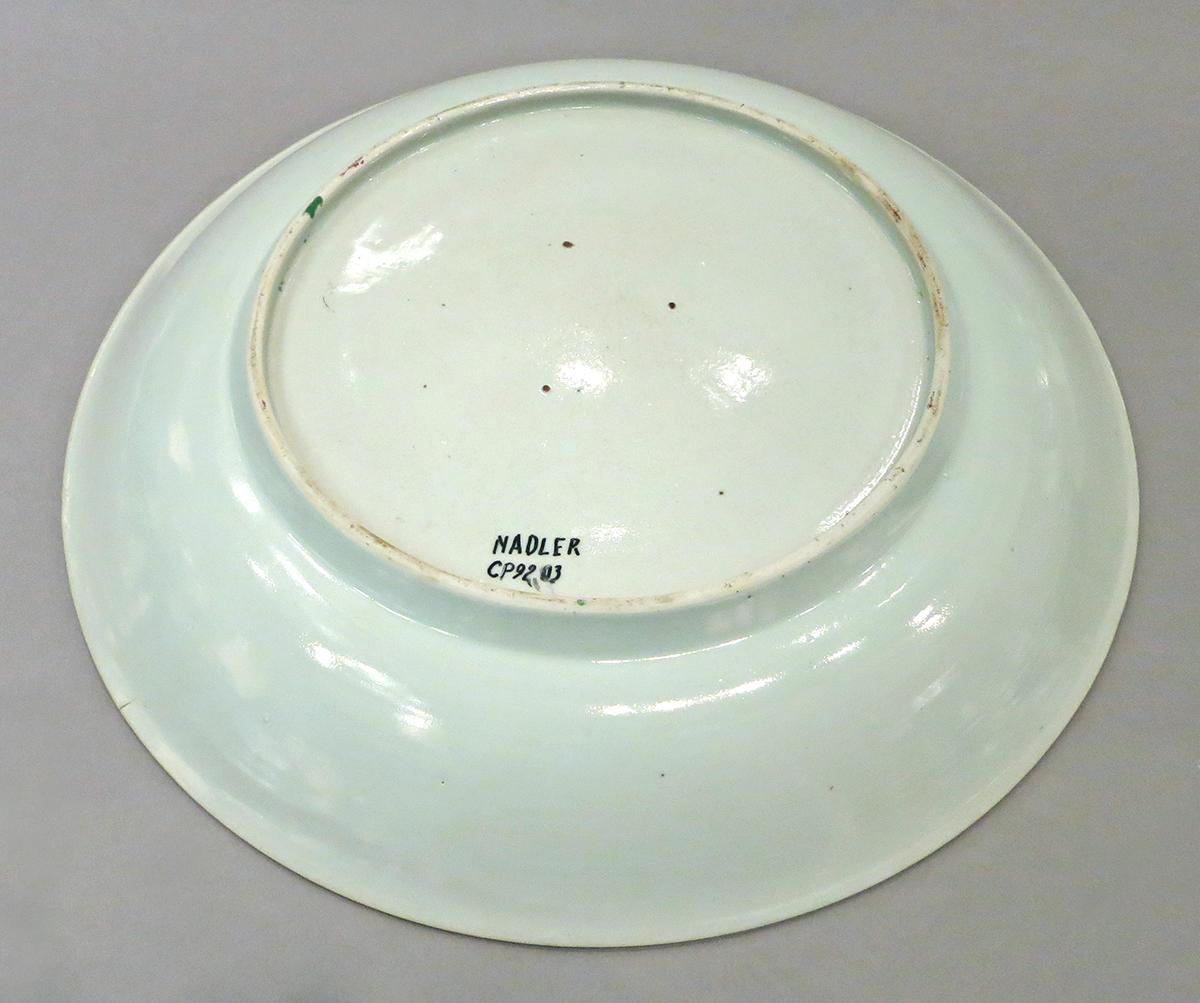 2014.0016.126.001 Dish underside